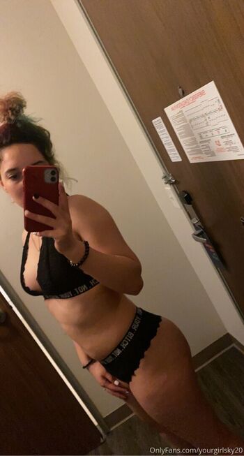Full leaked Itsyagirlsky private onlyfans photo