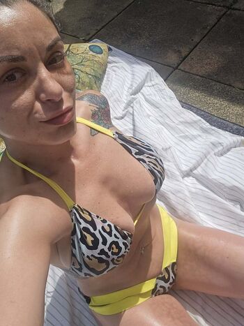 Full leaked Romanian girls private onlyfans photo